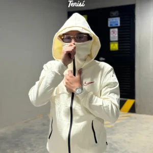 Conjunto Nike con Balaclava “Beige”