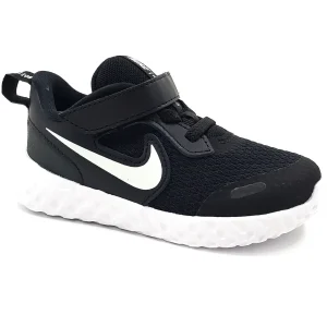 Tenis Nike Revolution 5 BQ5673003 Negro/Blanco Niños